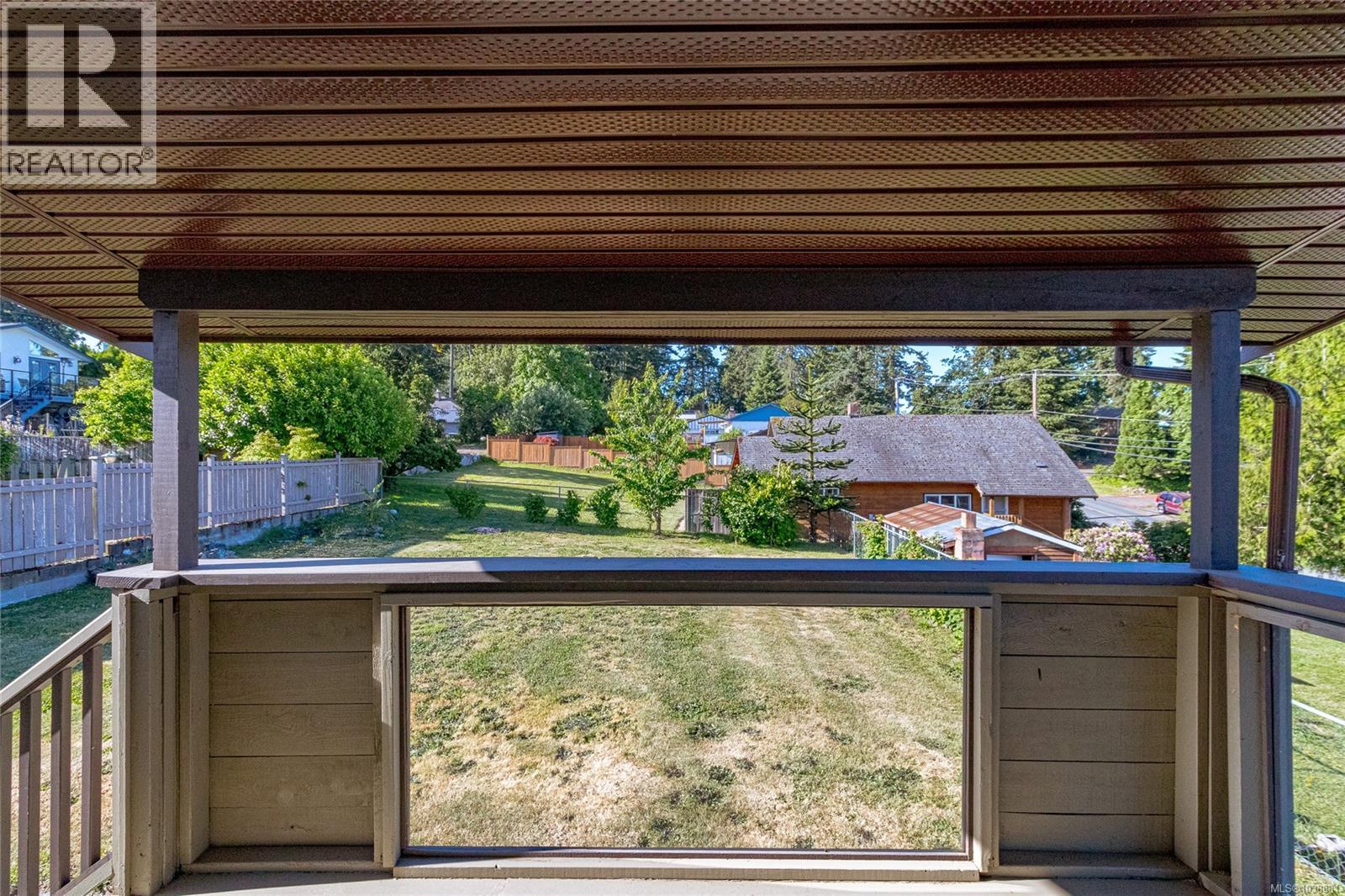 1389 Hastings St - 36