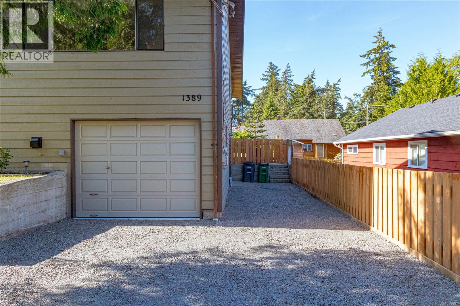 1389 Hastings St - 18