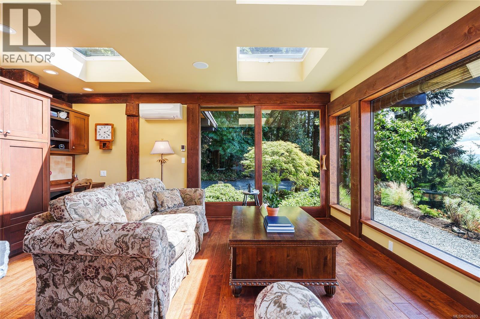 939 Khenipsen Rd - Image 24