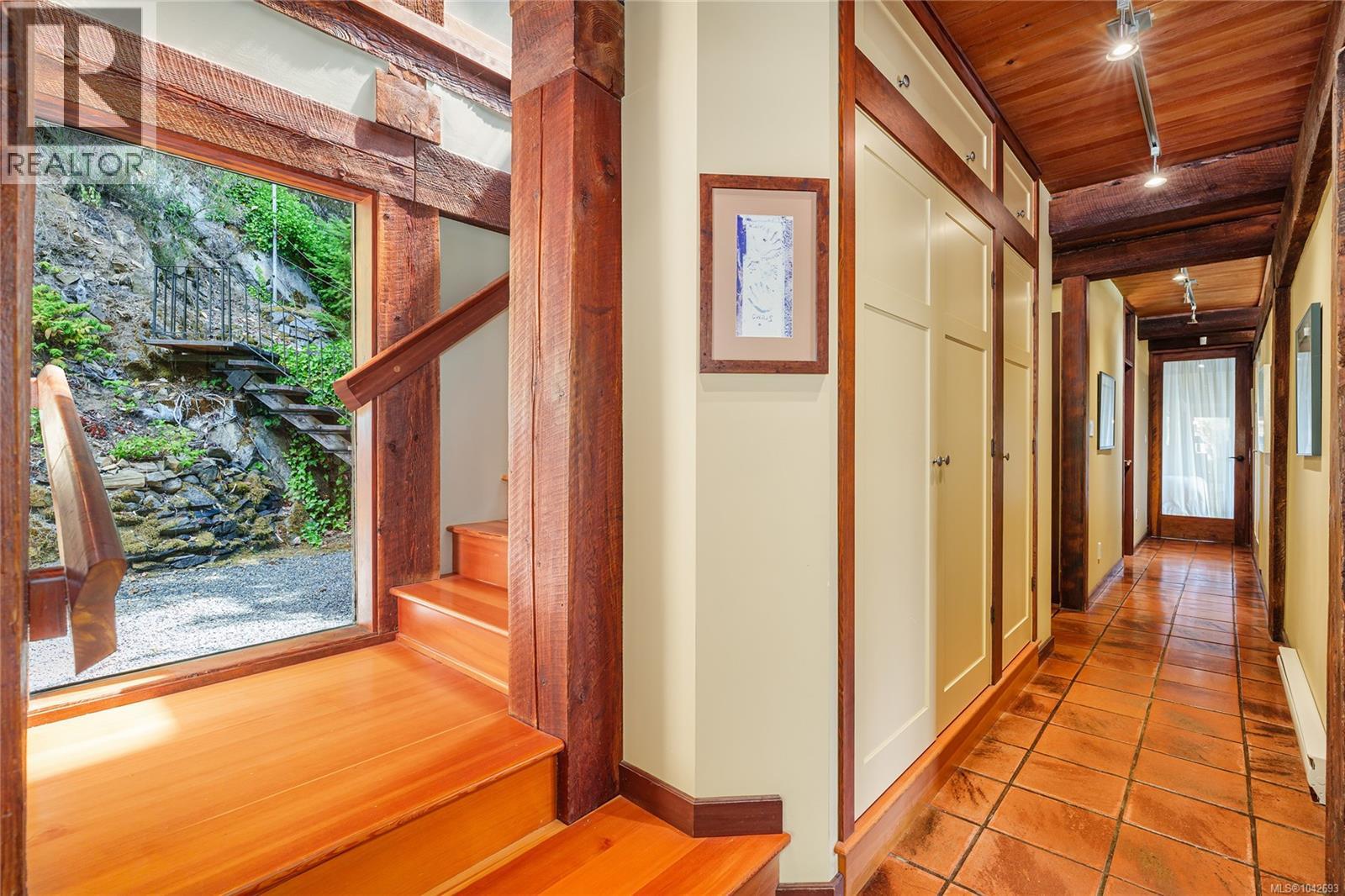 939 Khenipsen Rd - Image 34