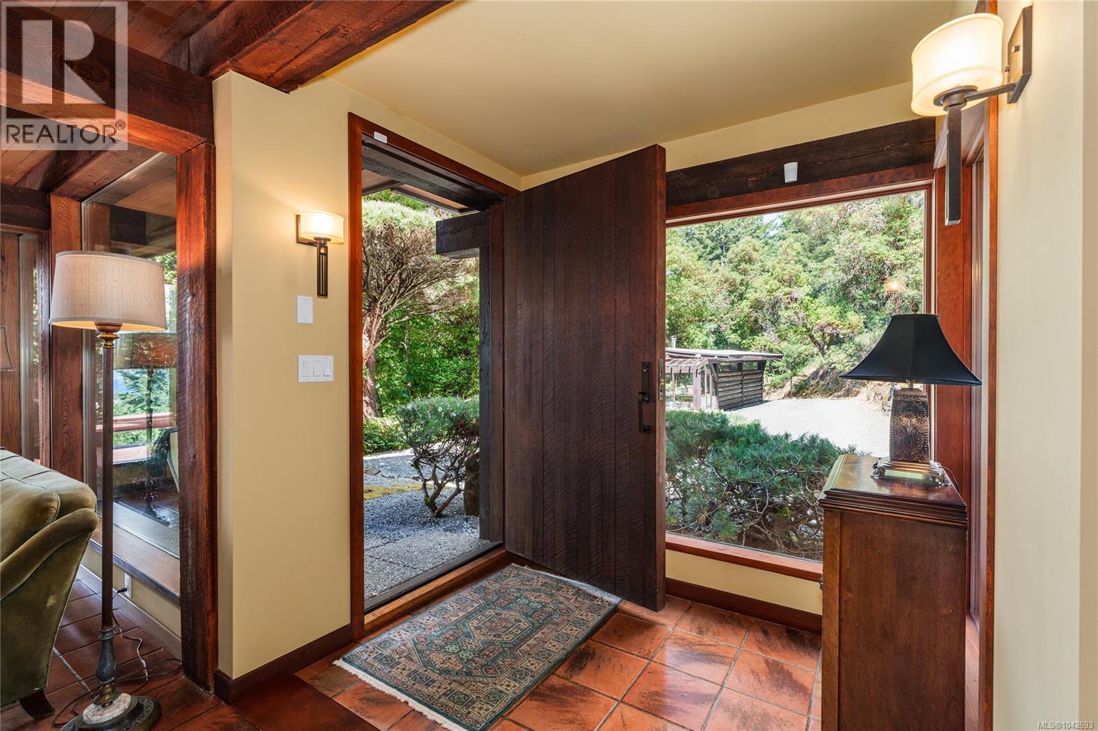 939 Khenipsen Rd - Image 7