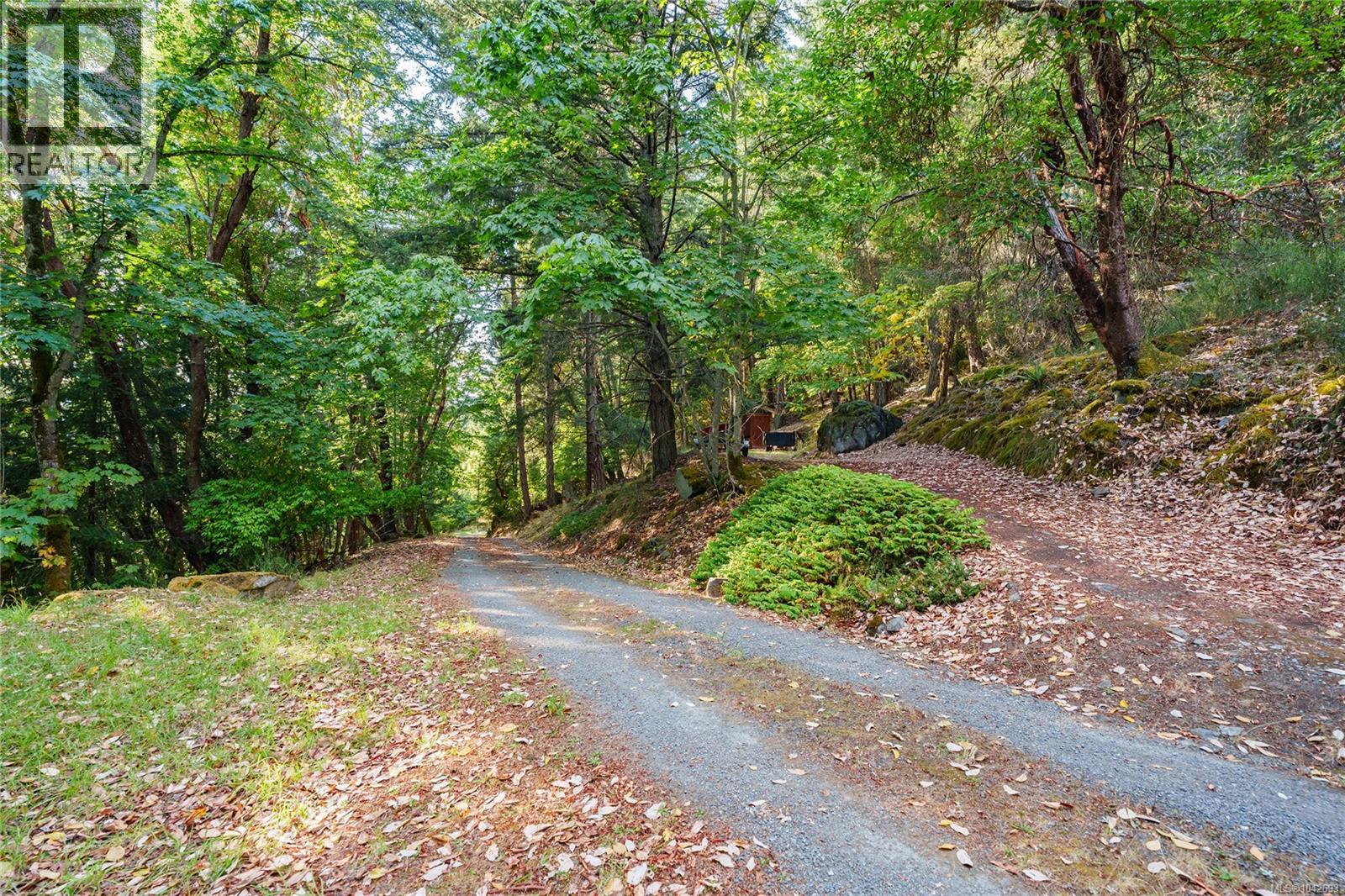 939 Khenipsen Rd - Image 62