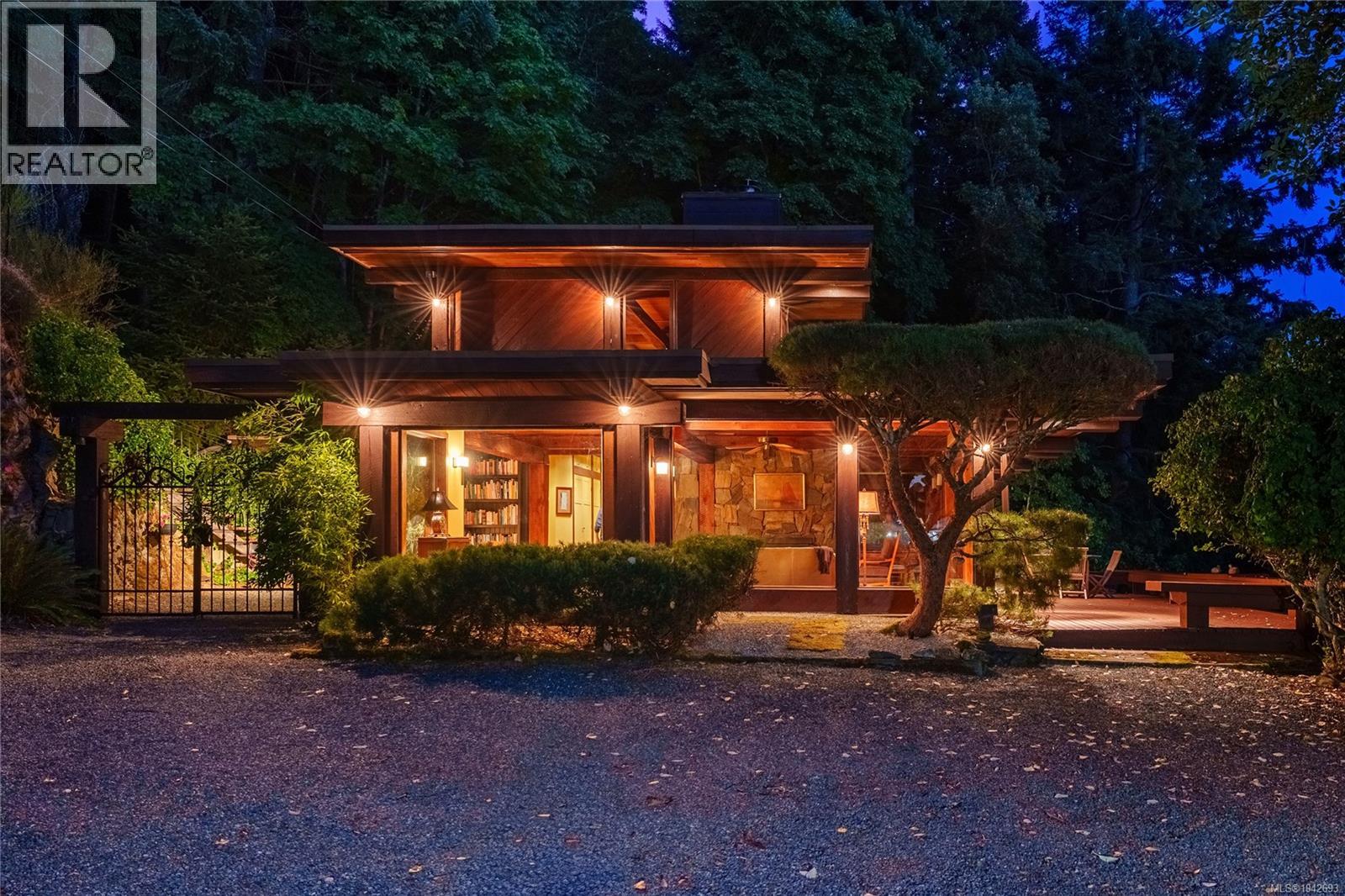939 Khenipsen Rd - 3