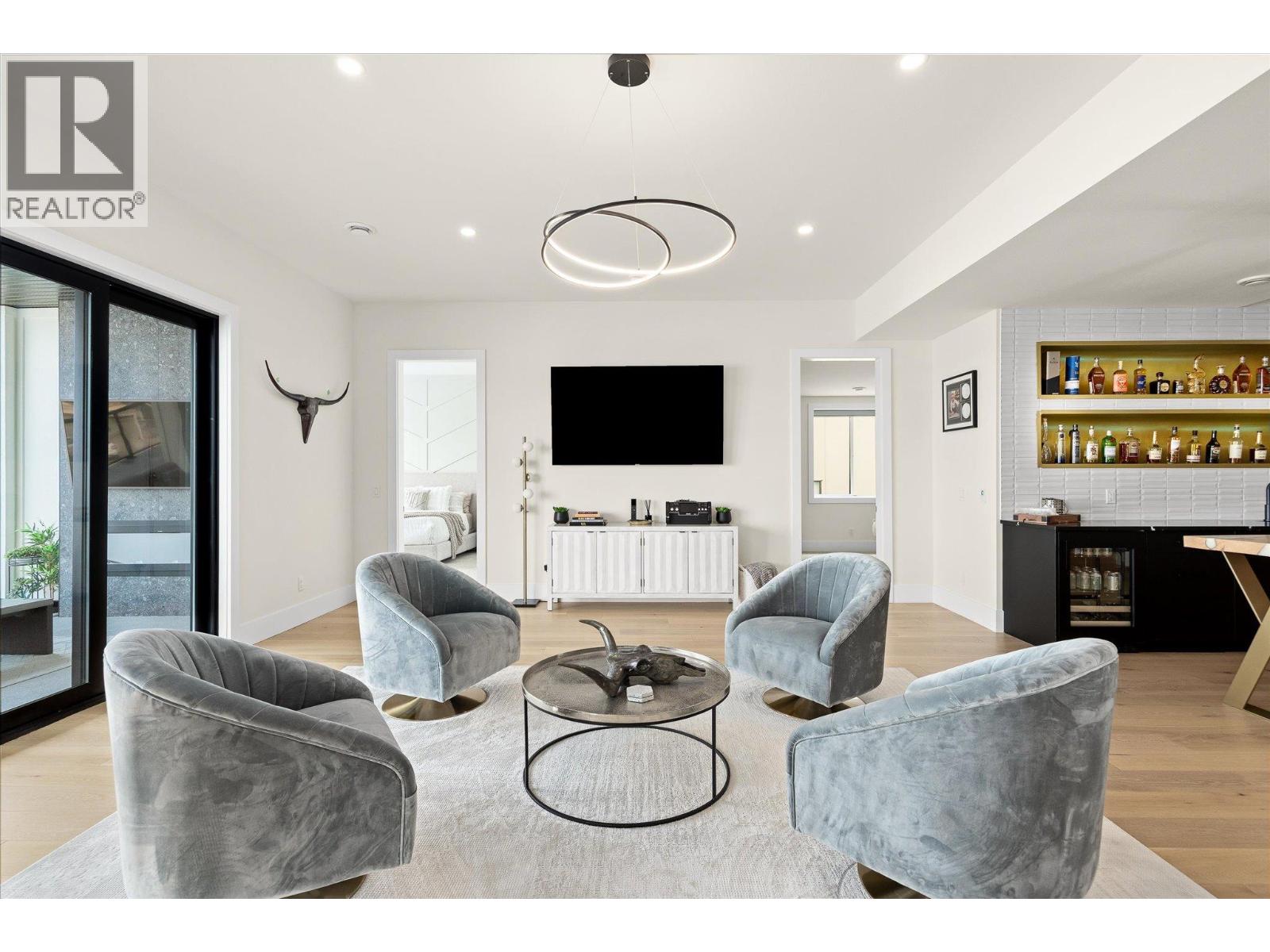 2585 Casa Palmero Drive - Image 36