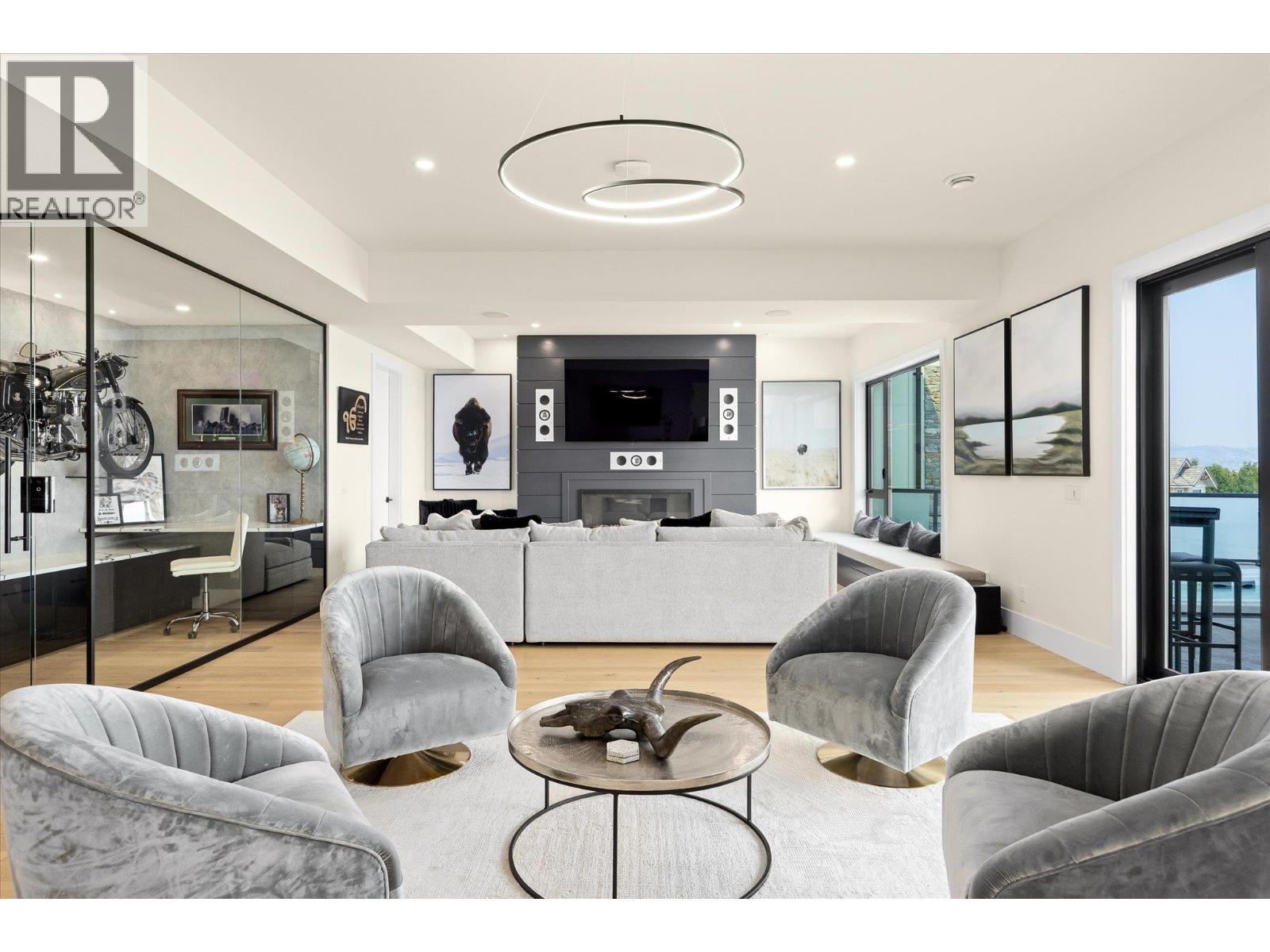2585 Casa Palmero Drive - Image 38