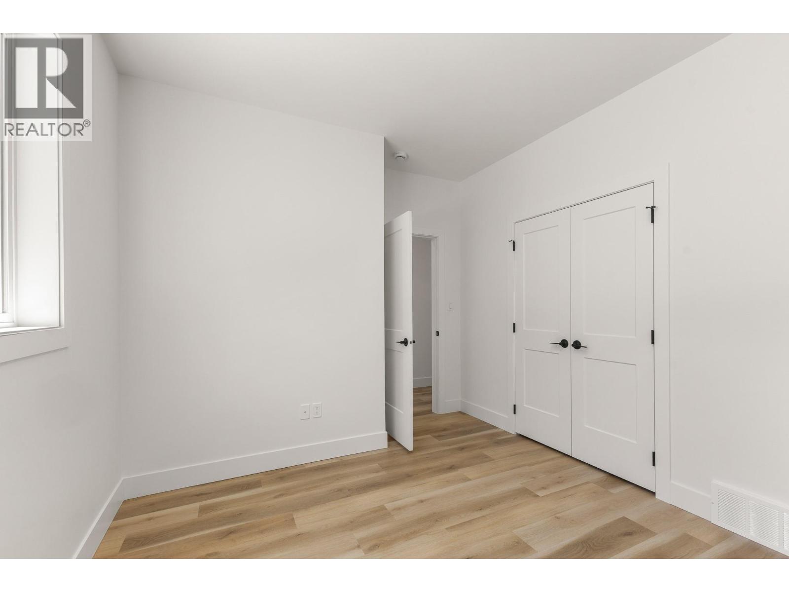 1160 16 Avenue SE - 37