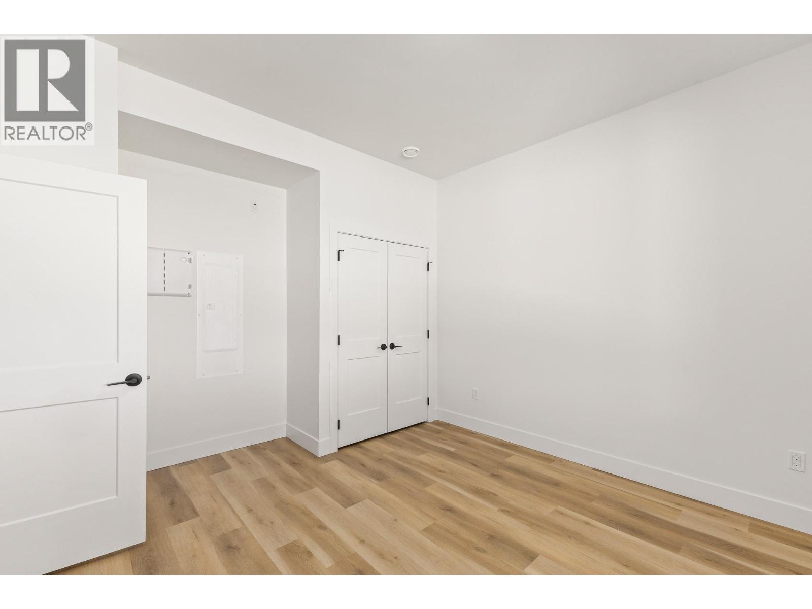 1160 16 Avenue SE - 45