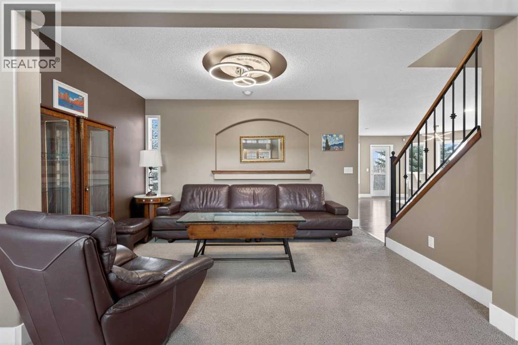 111 Valley Ponds Crescent NW - 14