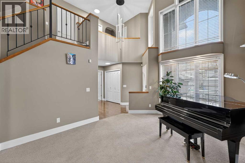 111 Valley Ponds Crescent NW - 15