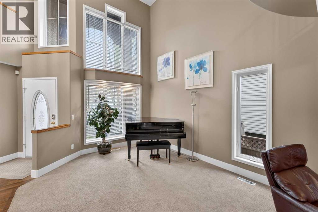 111 Valley Ponds Crescent NW - 2