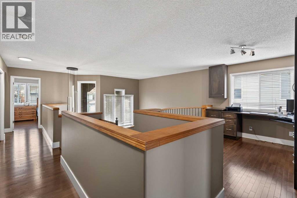 111 Valley Ponds Crescent NW - 22