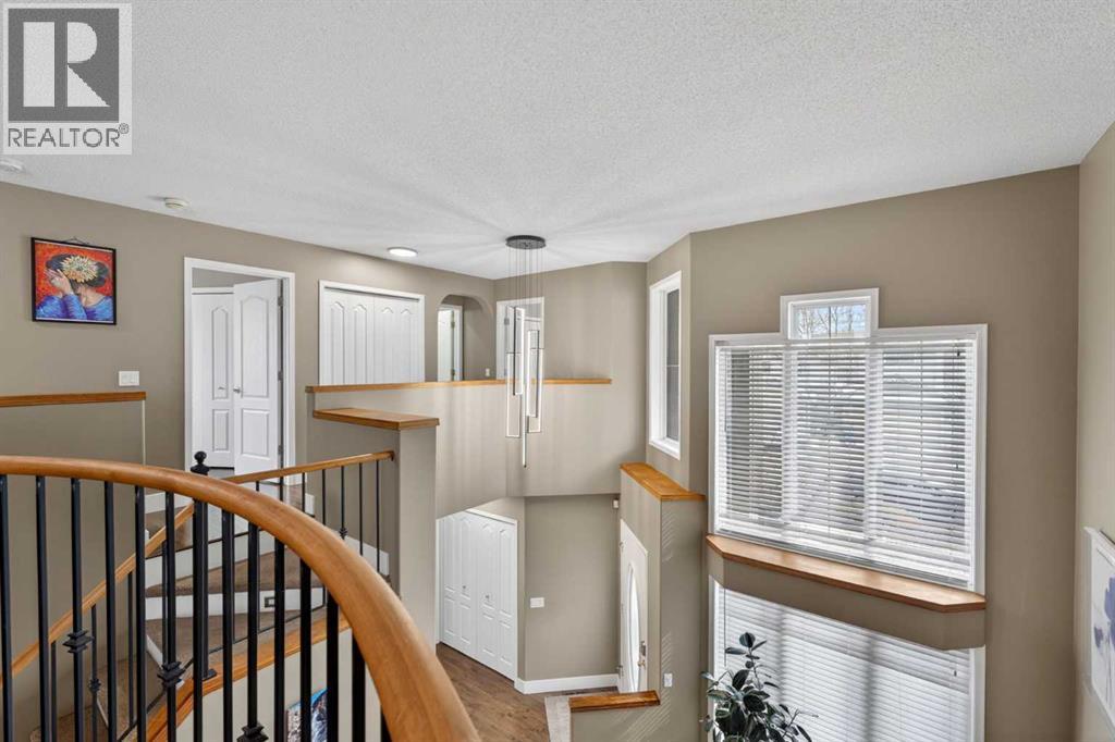 111 Valley Ponds Crescent NW - 26