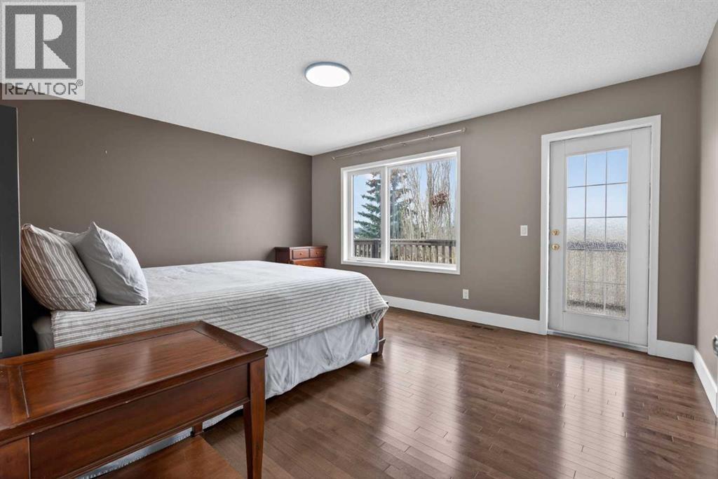 111 Valley Ponds Crescent NW - 27