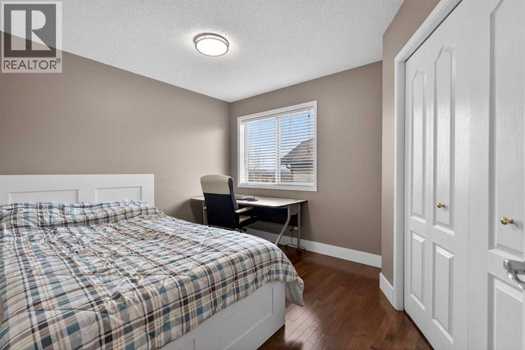 111 Valley Ponds Crescent NW - 34
