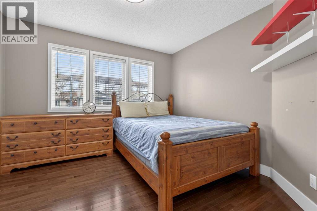 111 Valley Ponds Crescent NW - 35