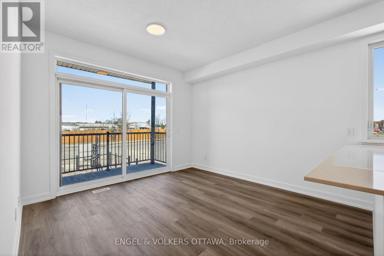 2 Bed, 3 Bath House for Rent in Ottawa – 138 STARDUST PRIVATE, Ottawa – MLS# X13651840 - Image 11