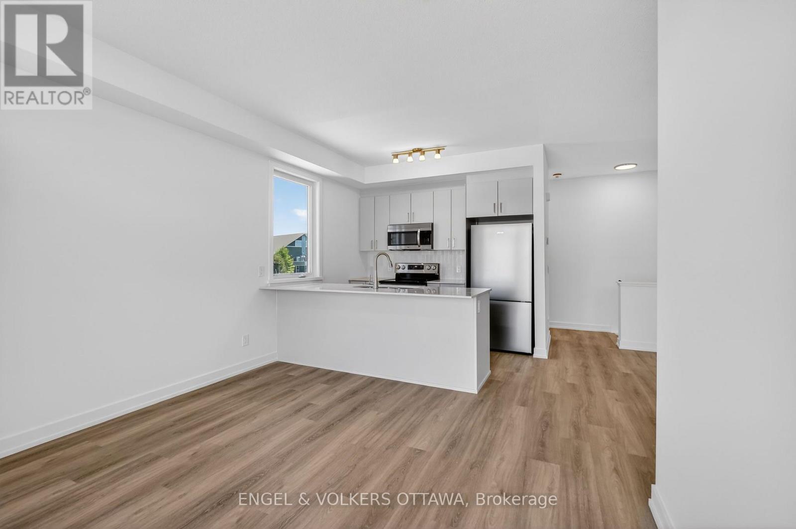 2 Bed, 3 Bath House for Rent in Ottawa – 138 STARDUST PRIVATE, Ottawa – MLS# X13651840 - Image 12