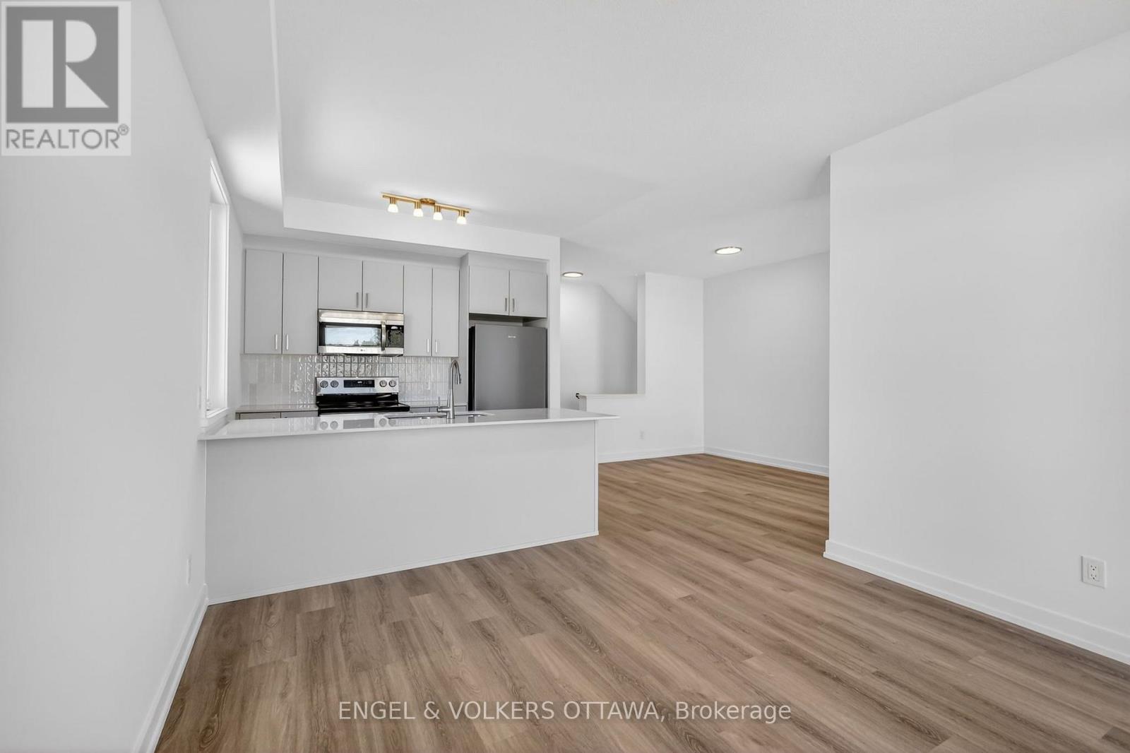 2 Bed, 3 Bath House for Rent in Ottawa – 138 STARDUST PRIVATE, Ottawa – MLS# X13651840 - Image 13