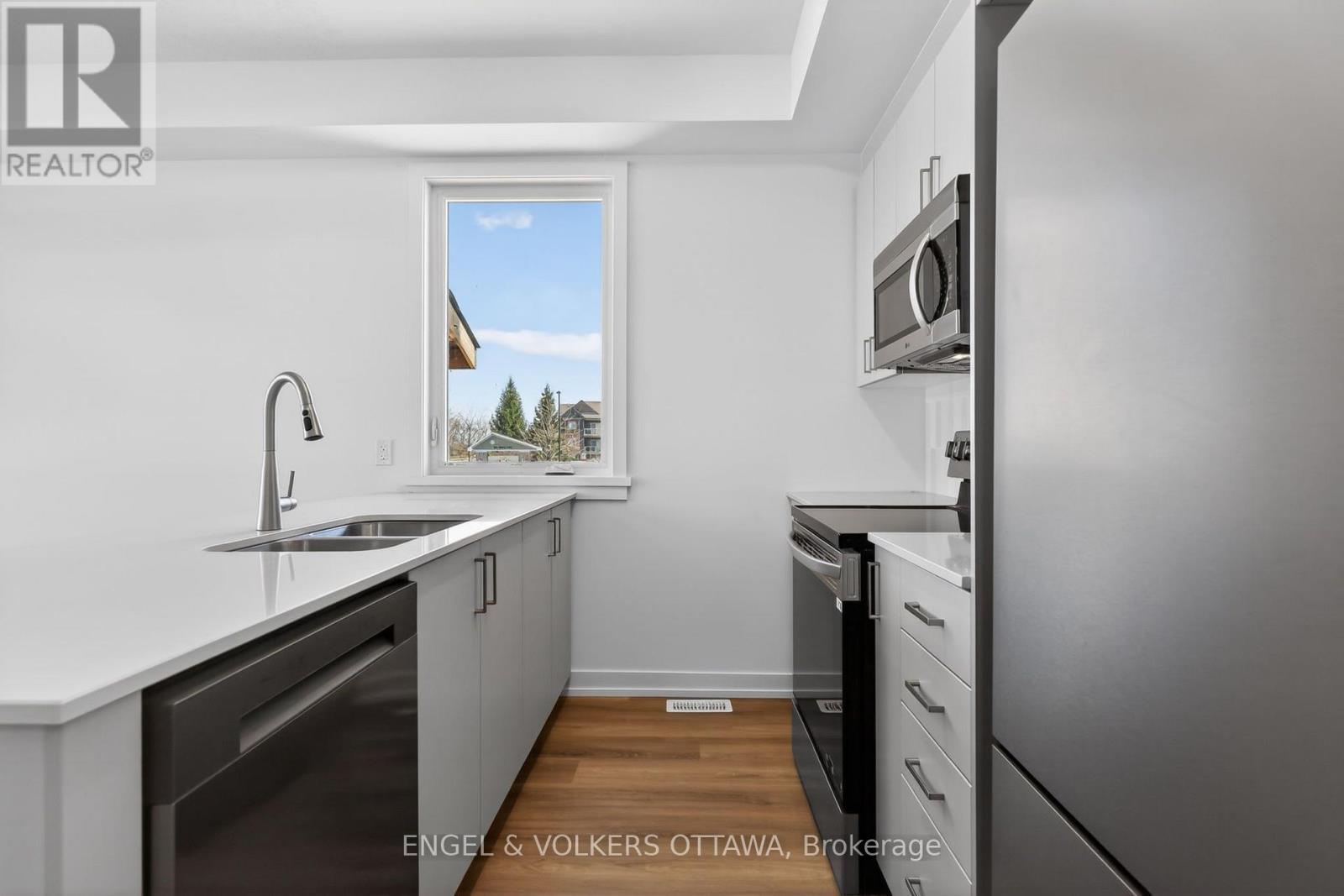 2 Bed, 3 Bath House for Rent in Ottawa – 138 STARDUST PRIVATE, Ottawa – MLS# X13651840 - Image 19