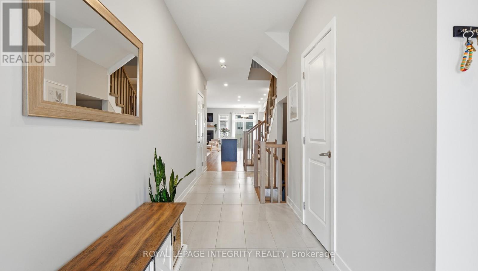 662 PUTNEY CRESCENT - 3