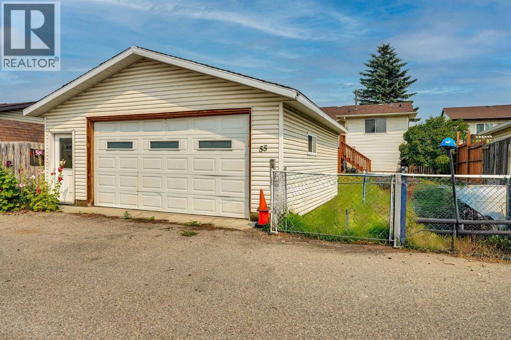 55 Falton Close NE - 44