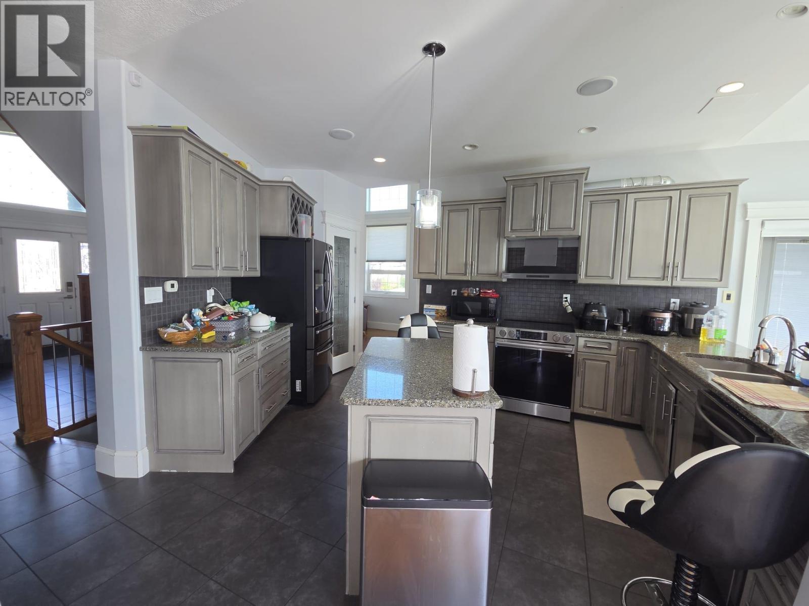 901 89 Avenue - 14