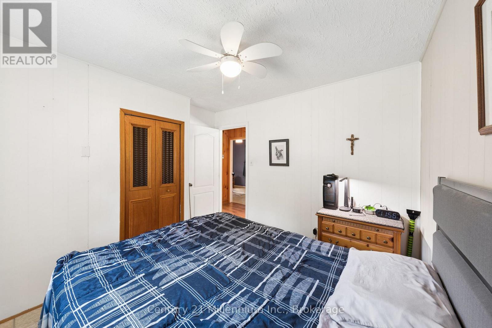 25 GLENDALE AVENUE - 13