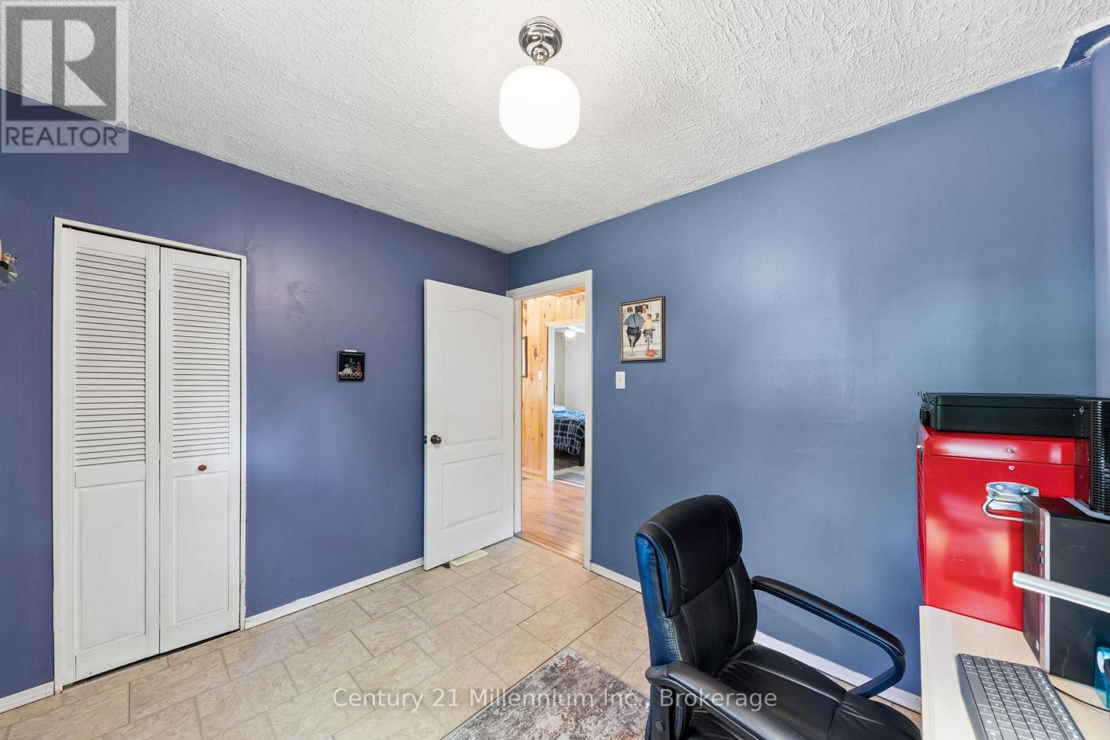 25 GLENDALE AVENUE - 16