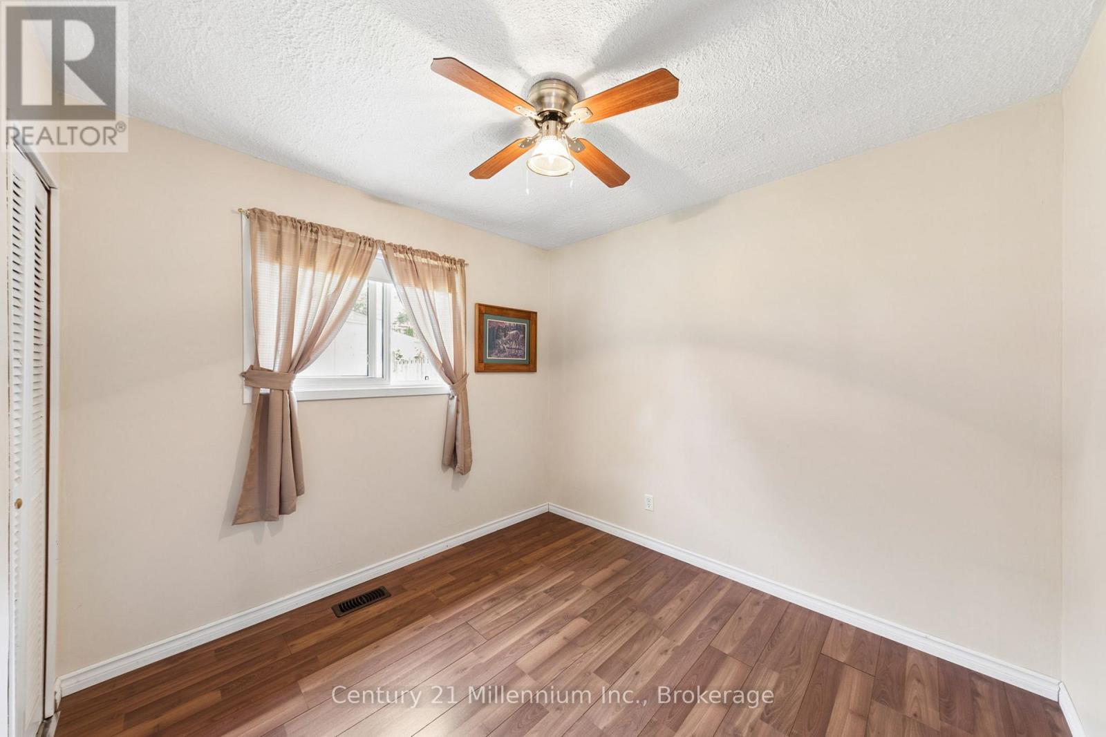 25 GLENDALE AVENUE - 17