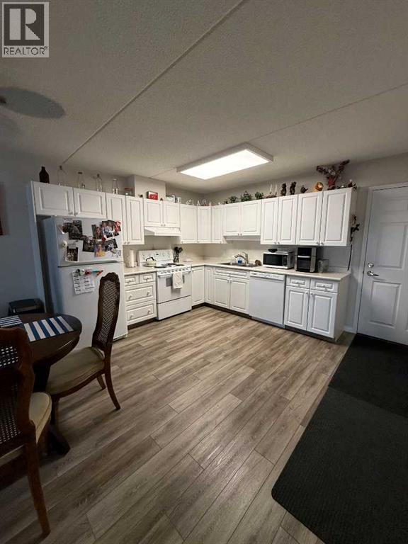 #301 4514 54 Avenue - Image 7