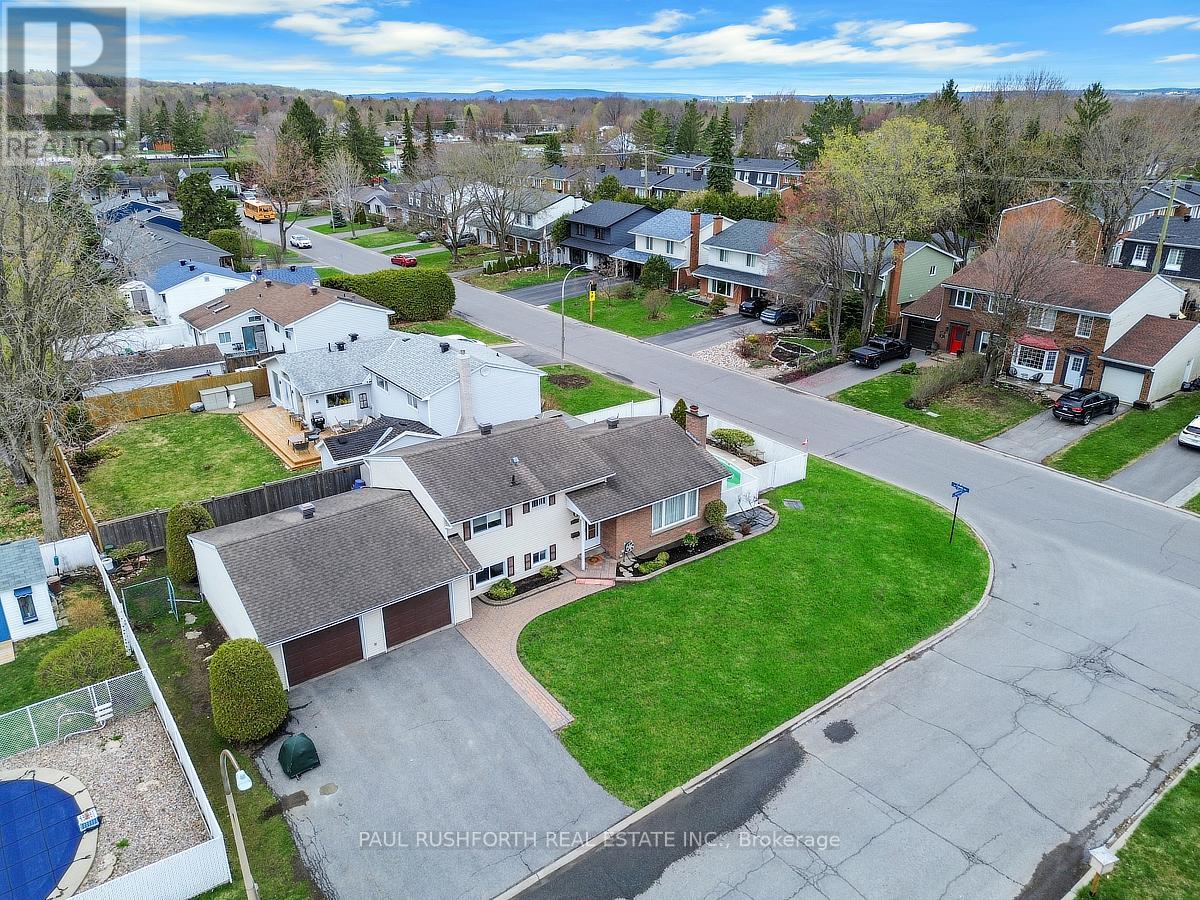 2191 BICKERTON AVENUE - 32