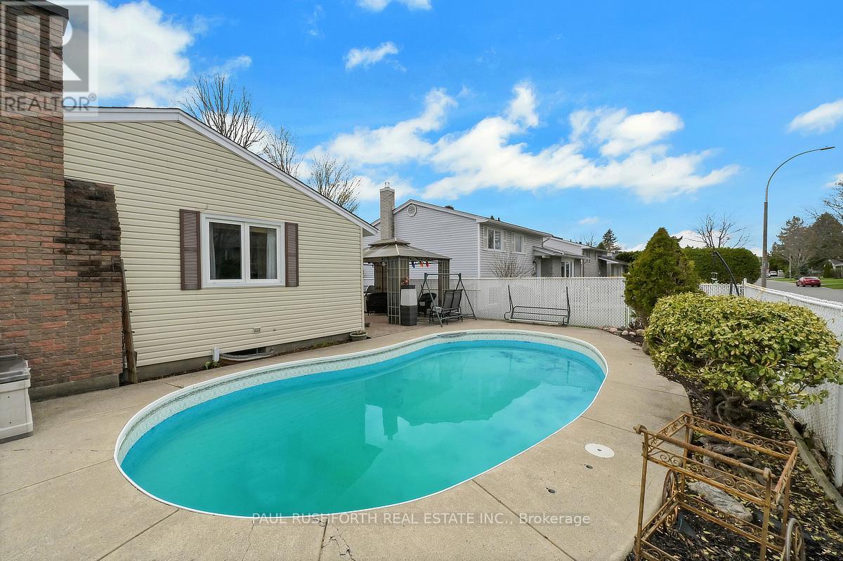 3 Bed, 2 Bath House for Sale in Ottawa – 2191 BICKERTON AVENUE, Ottawa – MLS# X13548640 - Image 55