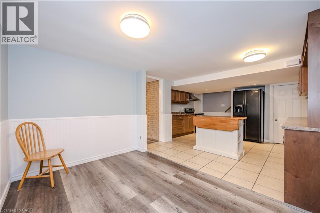 4290 VICTORIA Road S - 23