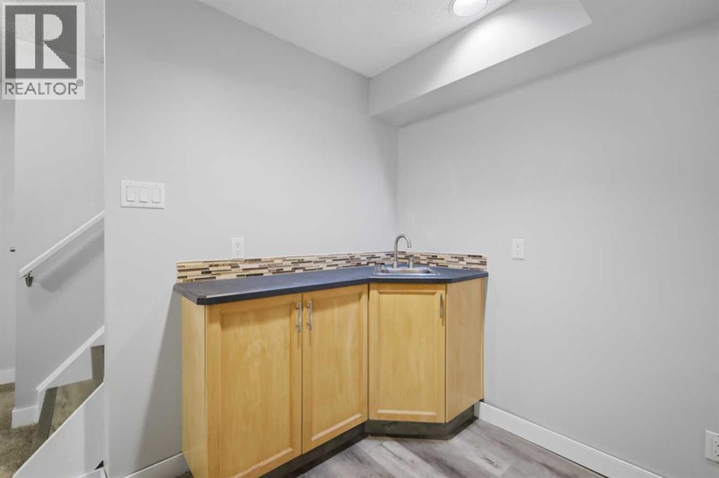 5910 57 Ave - 26