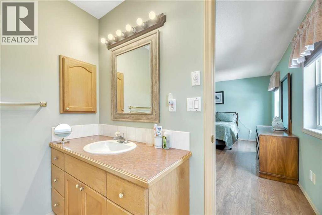 10 Valley Ridge Place NE - 20