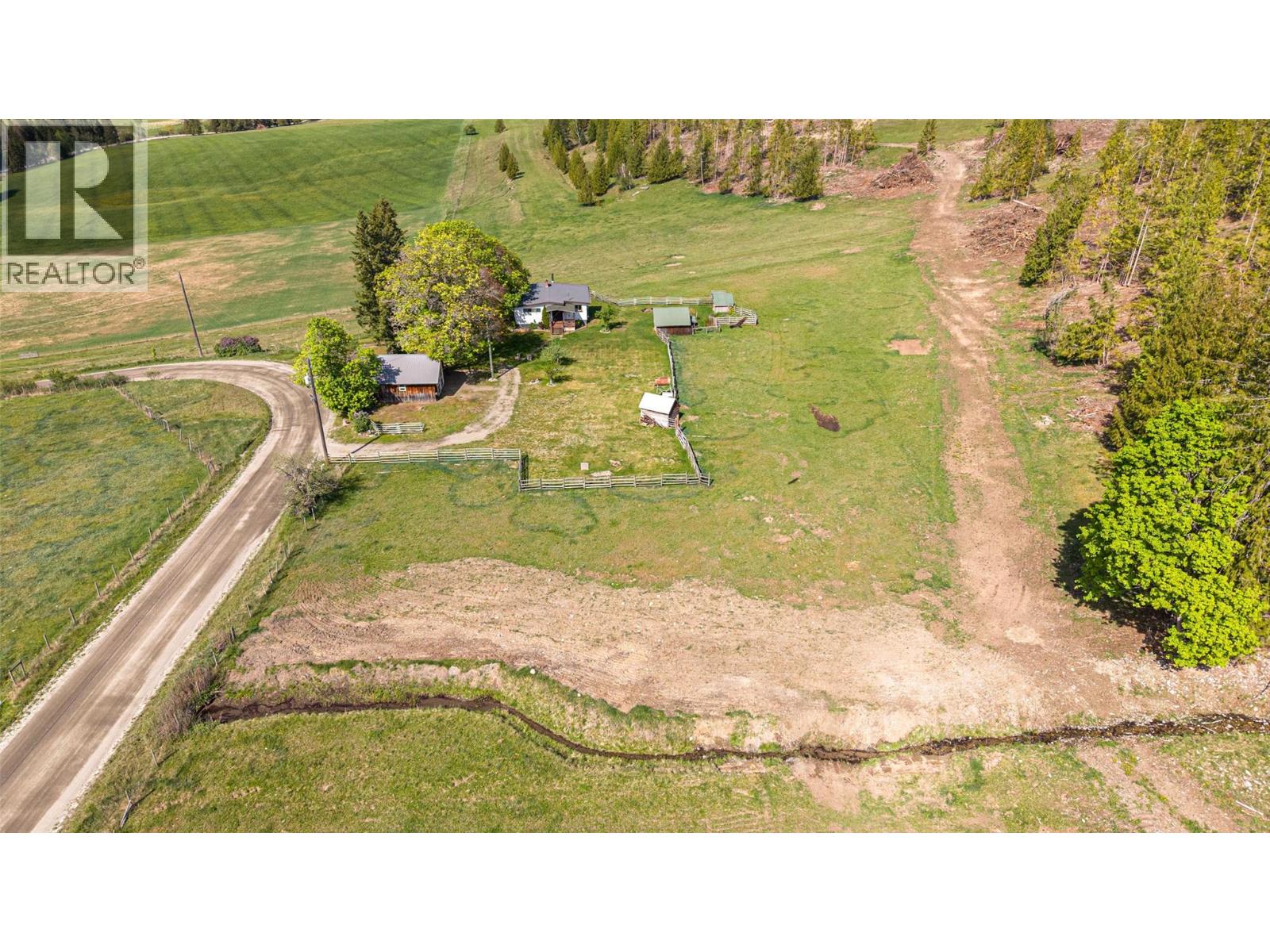 43 Sigalet Road, Lumby — photo 3