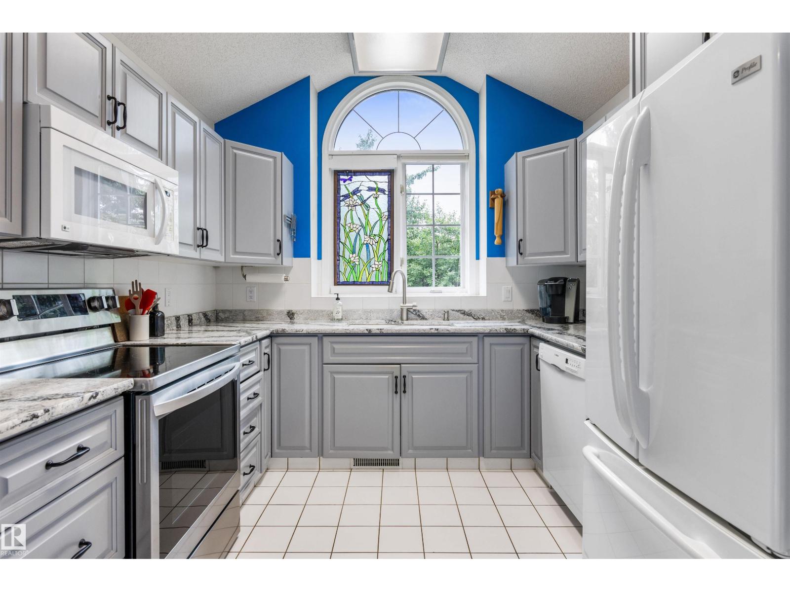 69 HARWOOD DR - Image 16