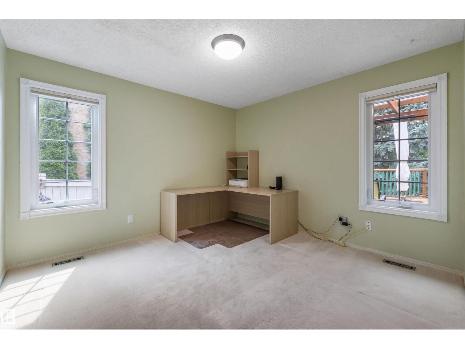 69 HARWOOD DR - 24