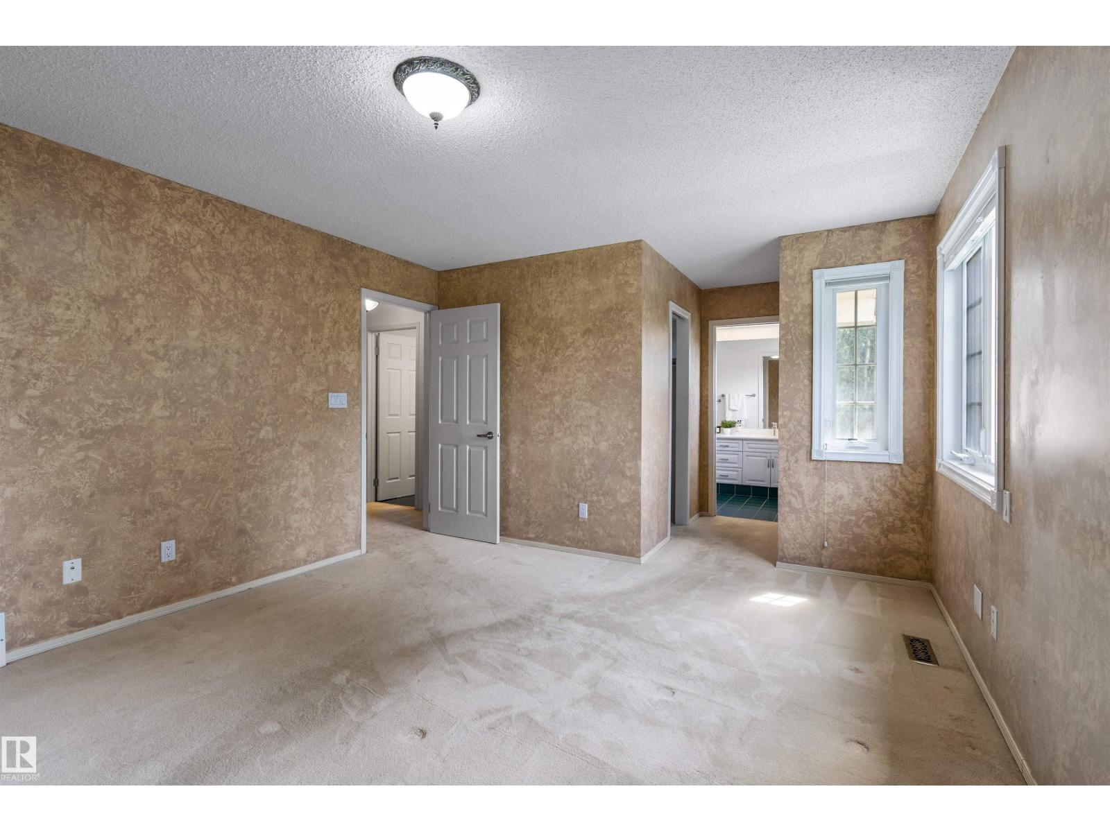 69 HARWOOD DR - 28