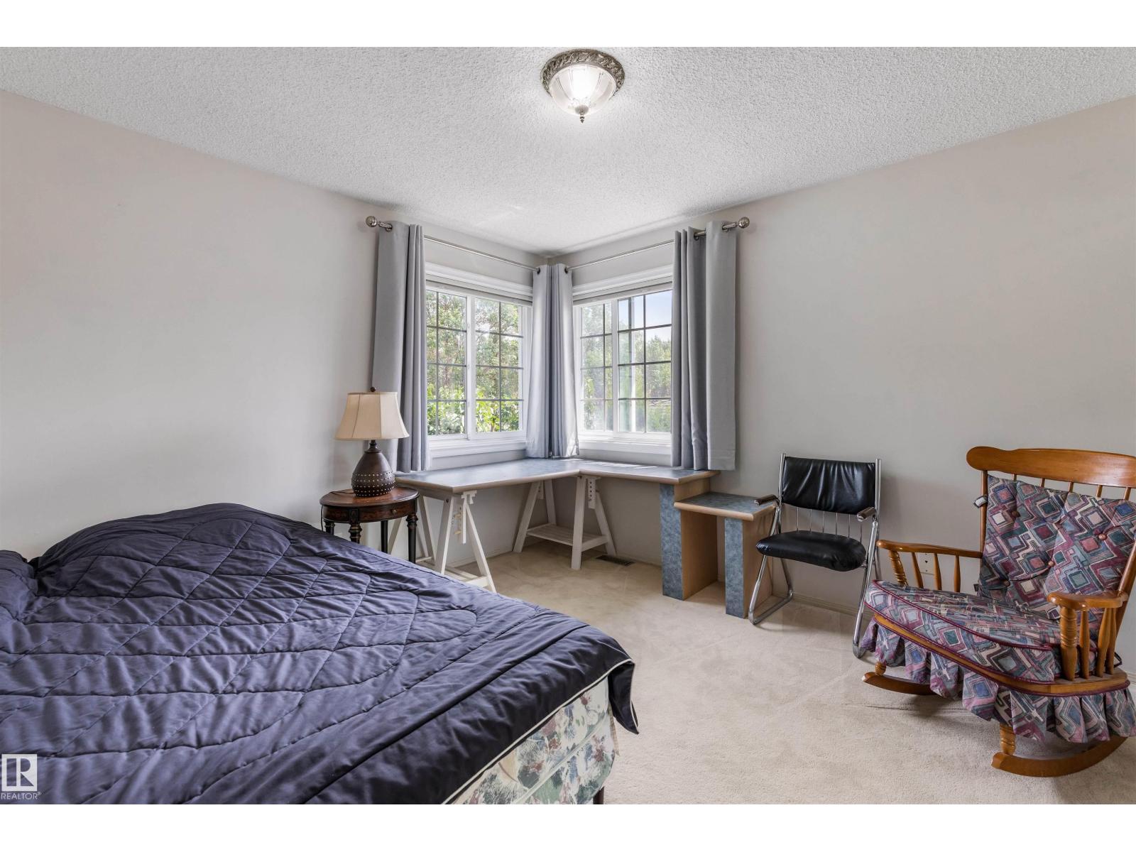 69 HARWOOD DR - 32