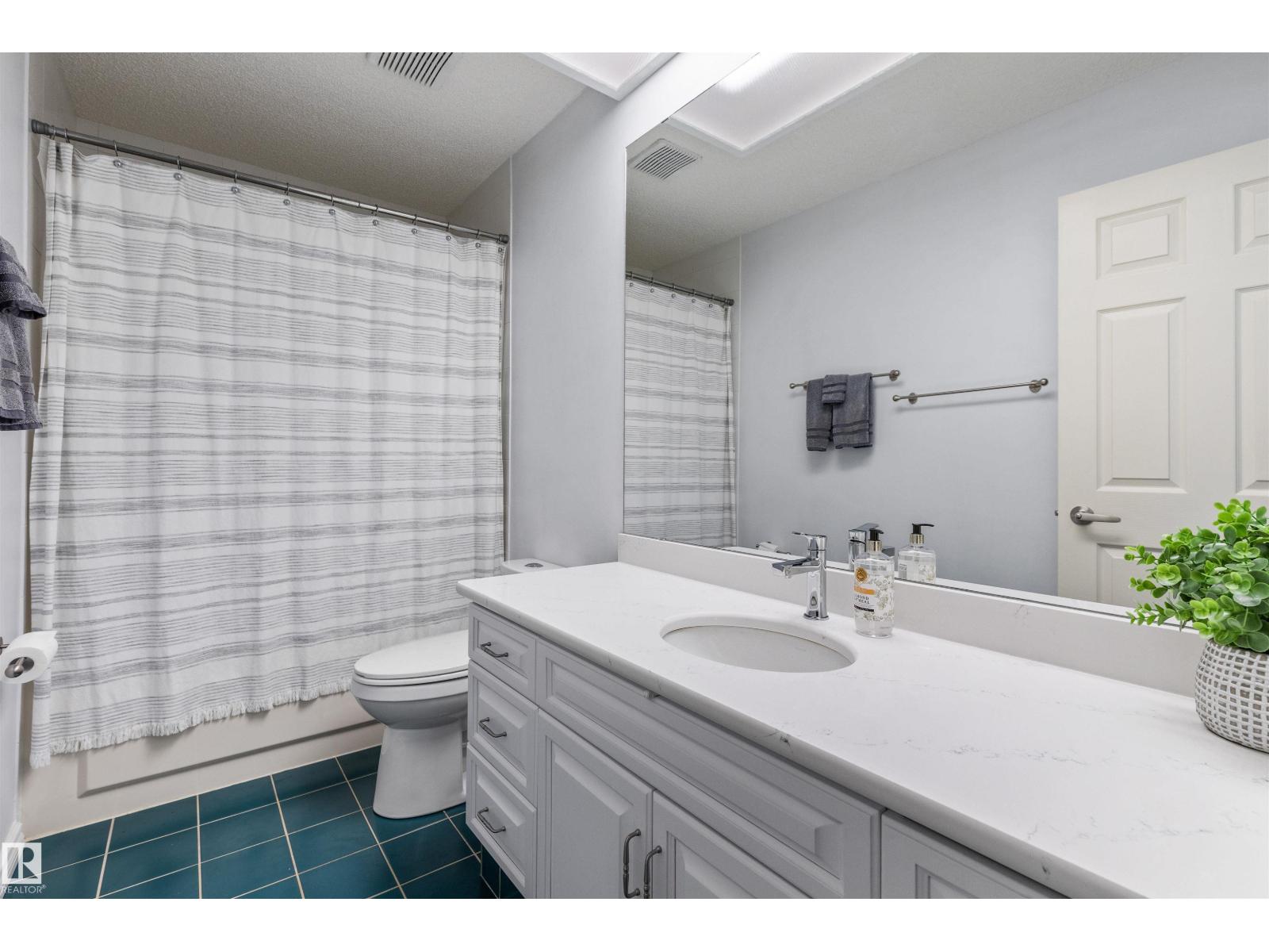 69 HARWOOD DR - 34