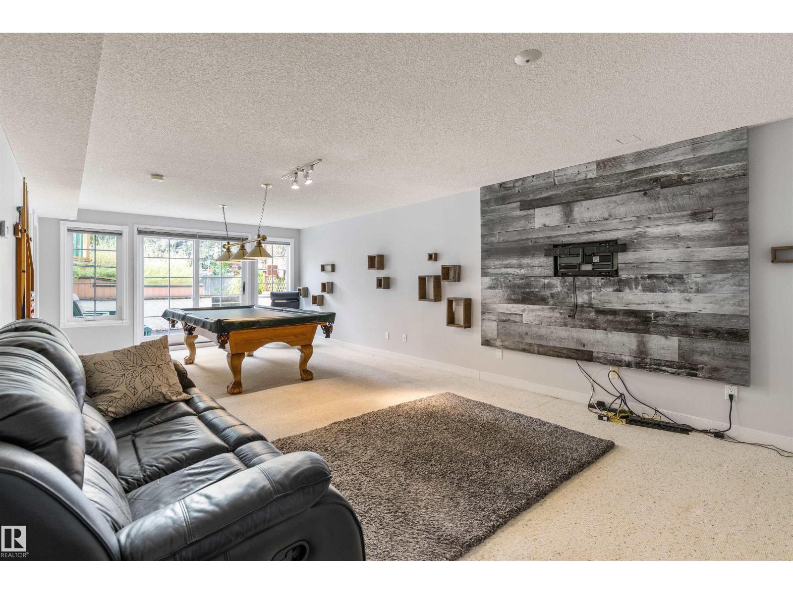 69 HARWOOD DR - 35