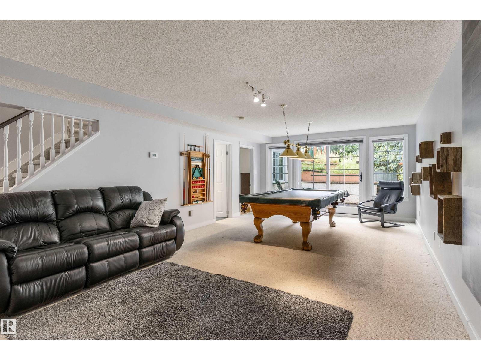 69 HARWOOD DR - 36