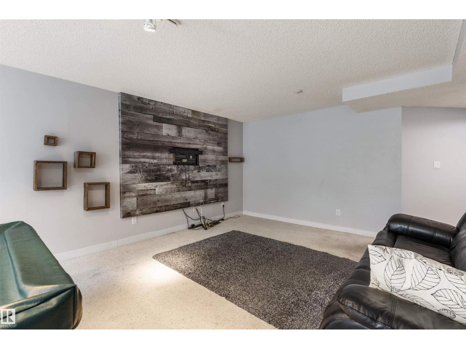 69 HARWOOD DR - Image 39