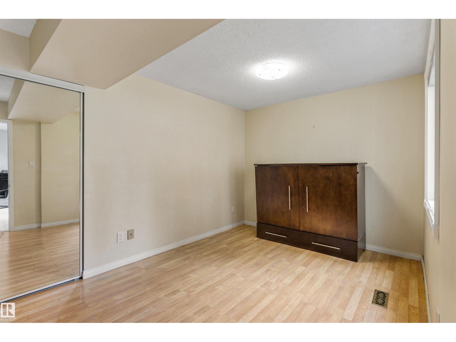 69 HARWOOD DR - 42