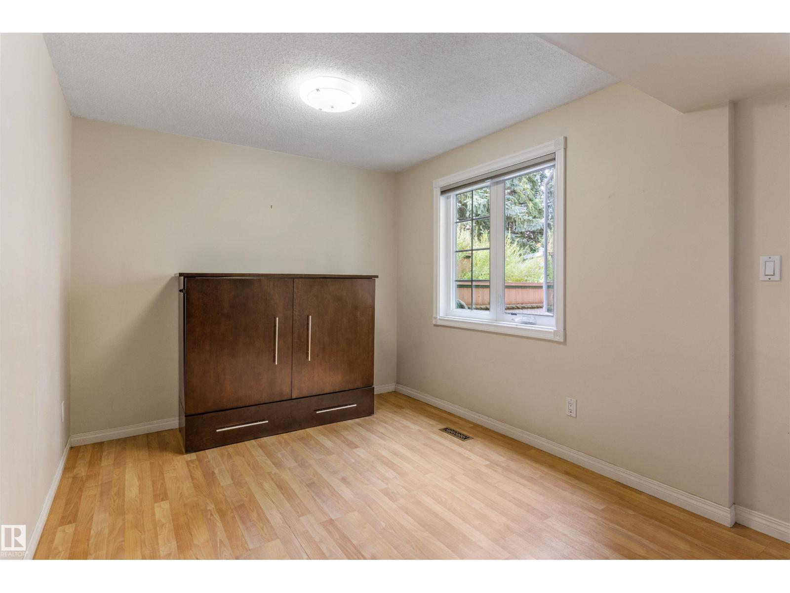 69 HARWOOD DR - 43