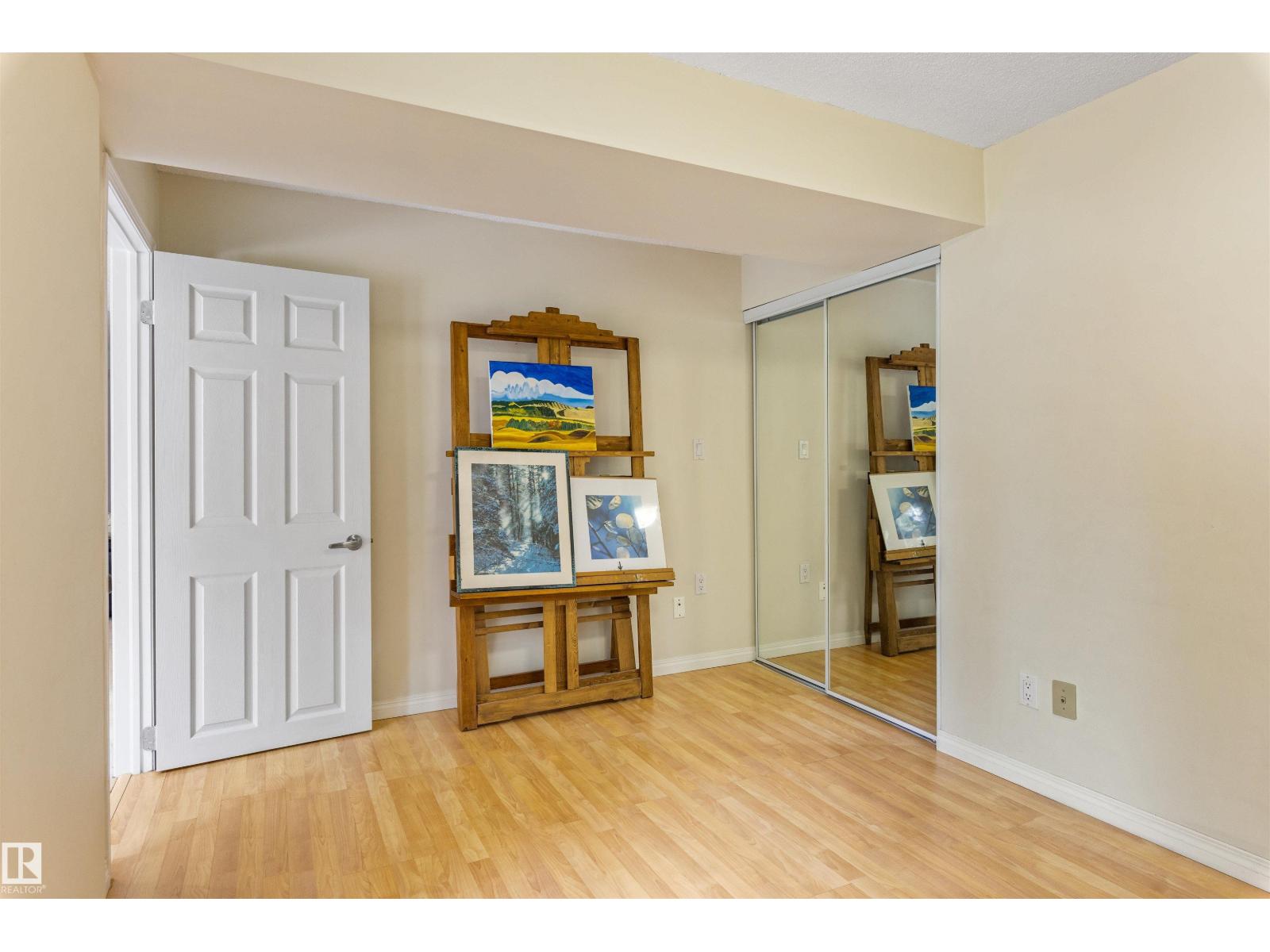 69 HARWOOD DR - 44