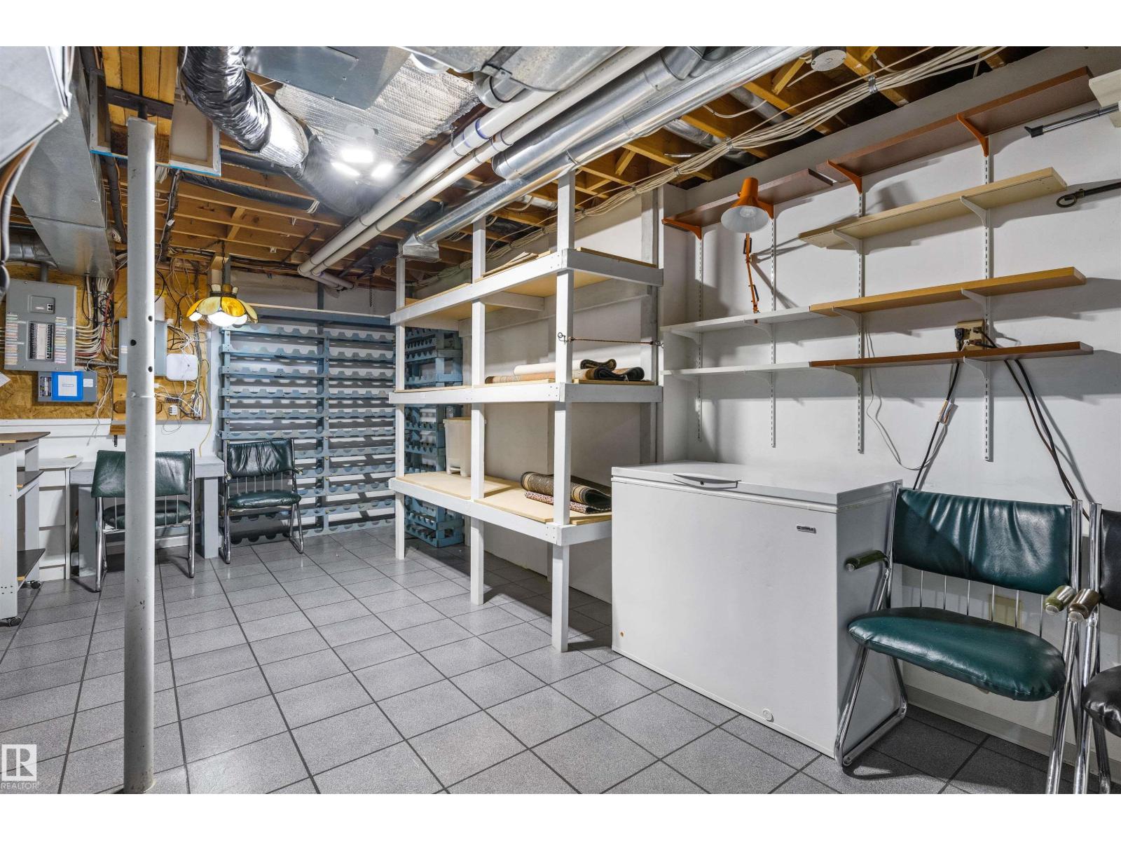 69 HARWOOD DR - 46