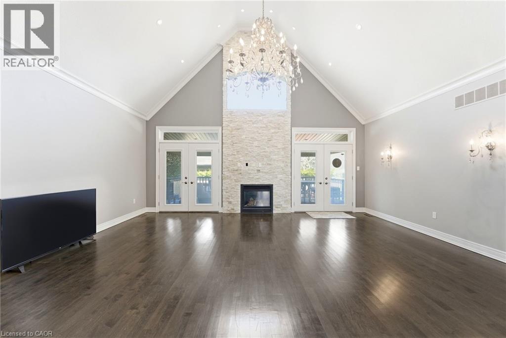 85 HILLCROFT Drive - Image 13