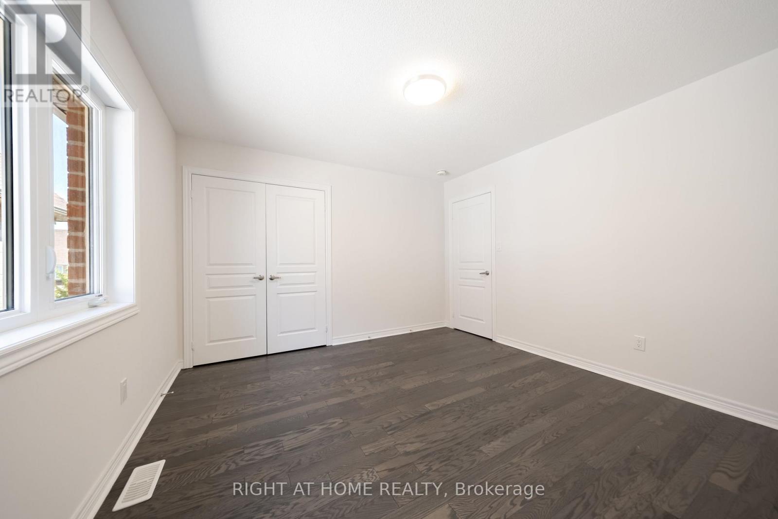 972 GREEN STREET - 32